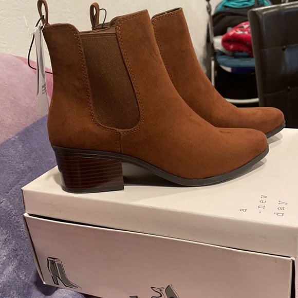 New - Picture 2 of 4